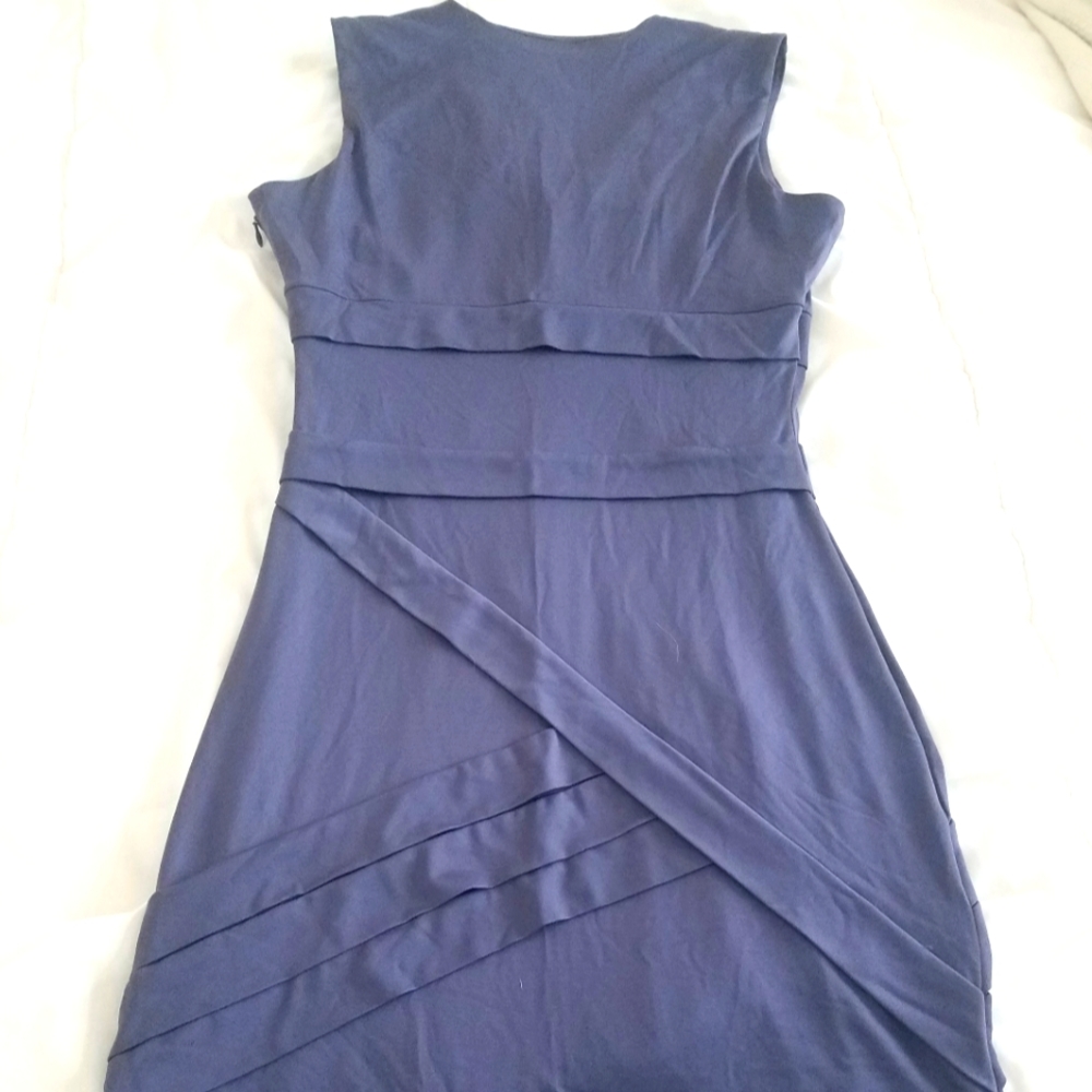 NWOT Vneck Bodycon dress - Picture 2 of 5